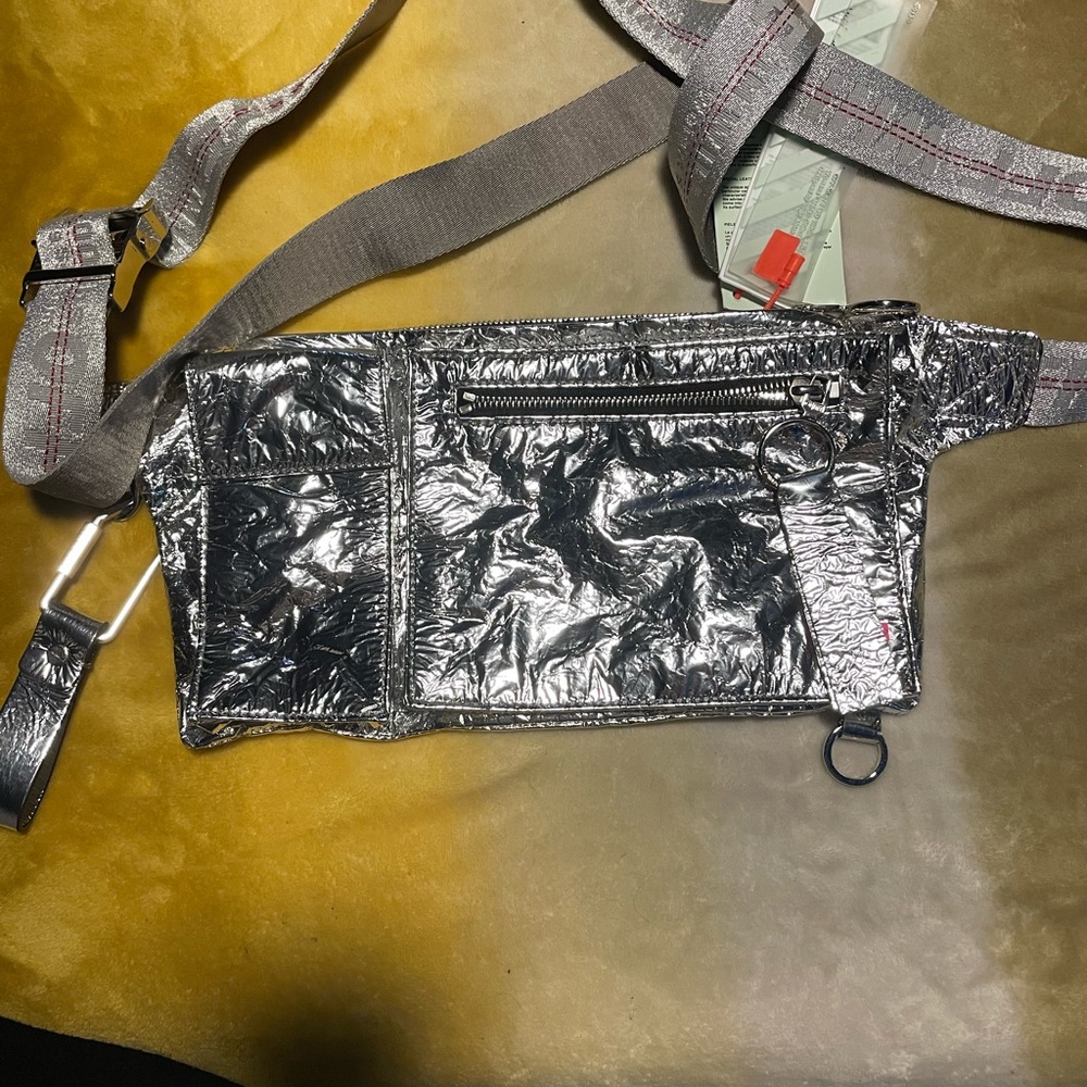Off-white Fanny/Crossbody Bag c/o Vigil Abloh metallic silver leather